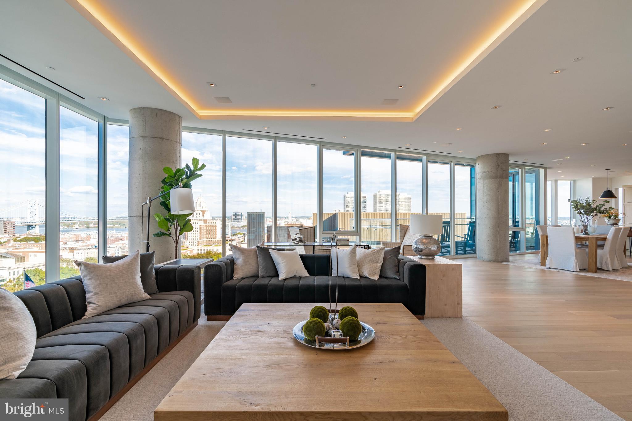 SOCIETY HILL - Residential