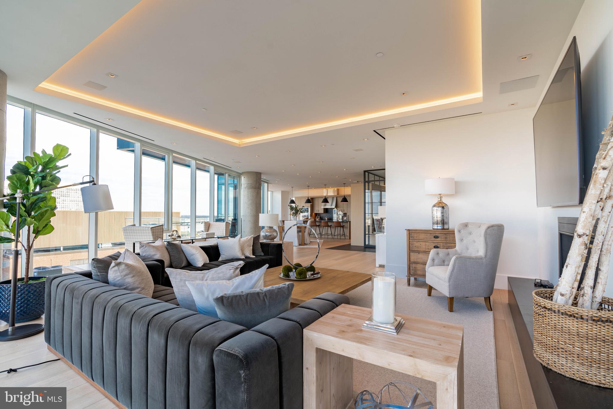 SOCIETY HILL - Residential
