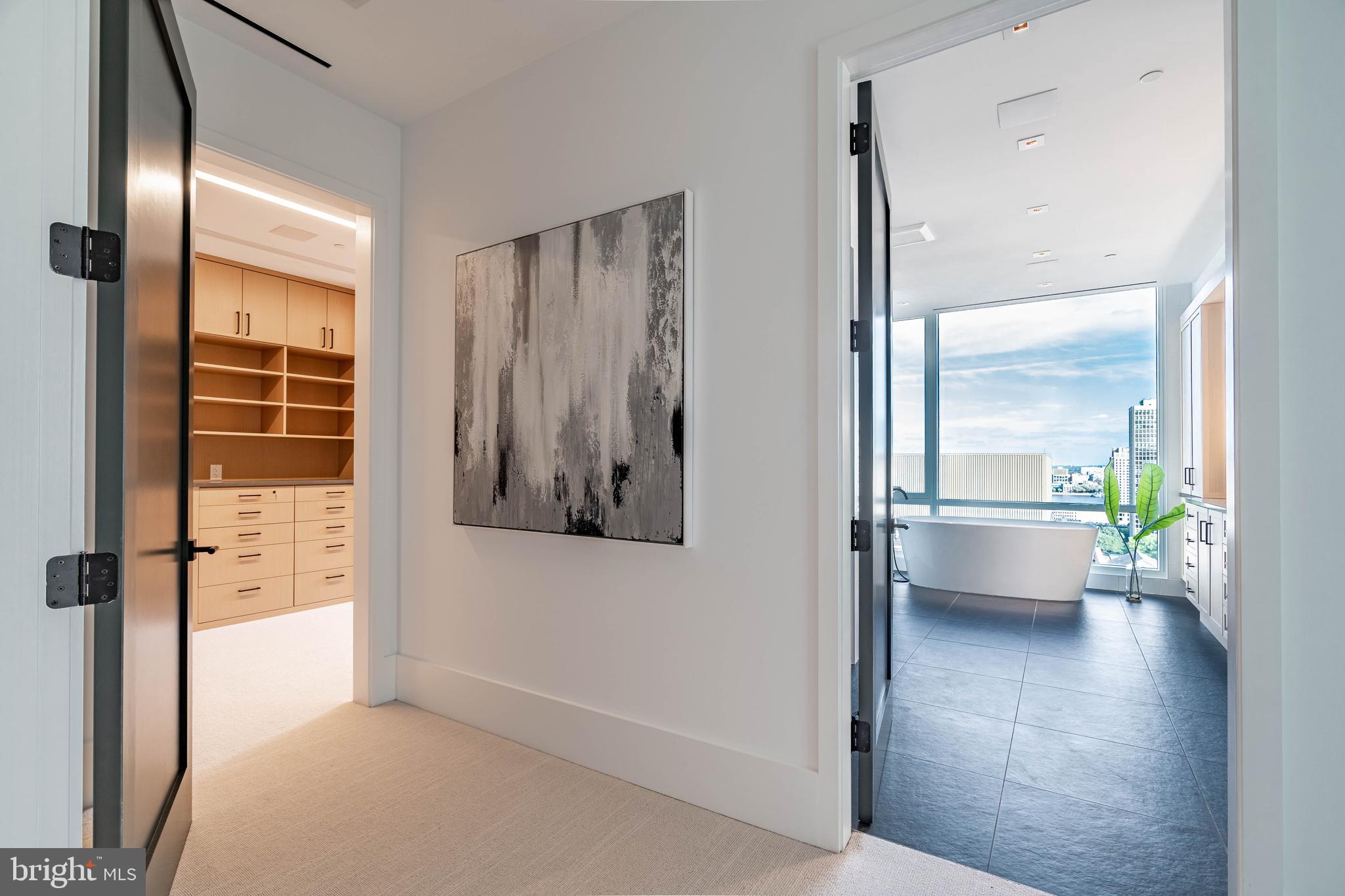 SOCIETY HILL - Residential
