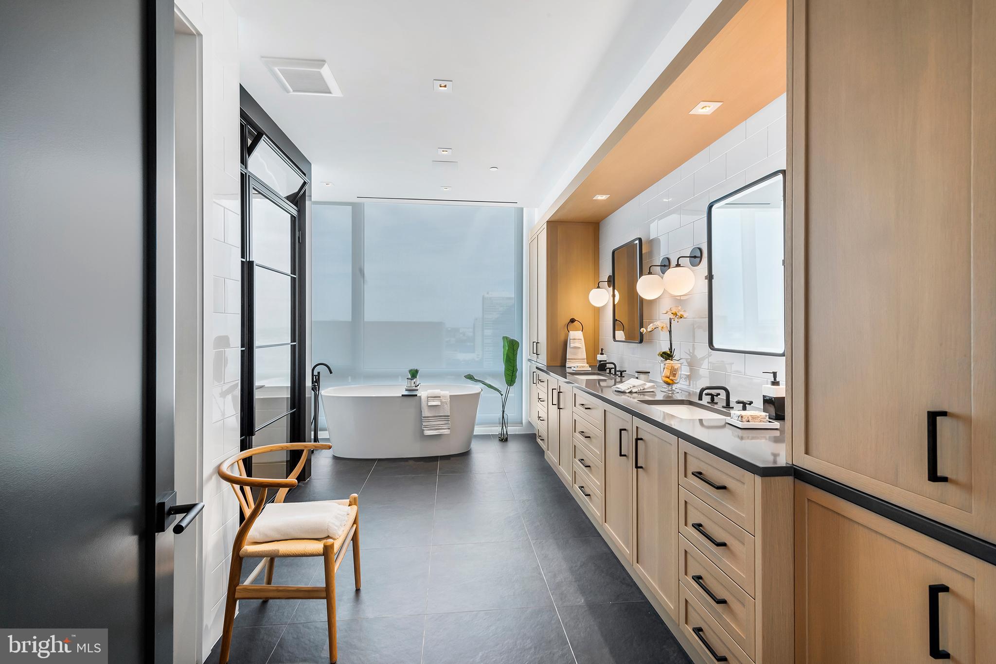 SOCIETY HILL - Residential