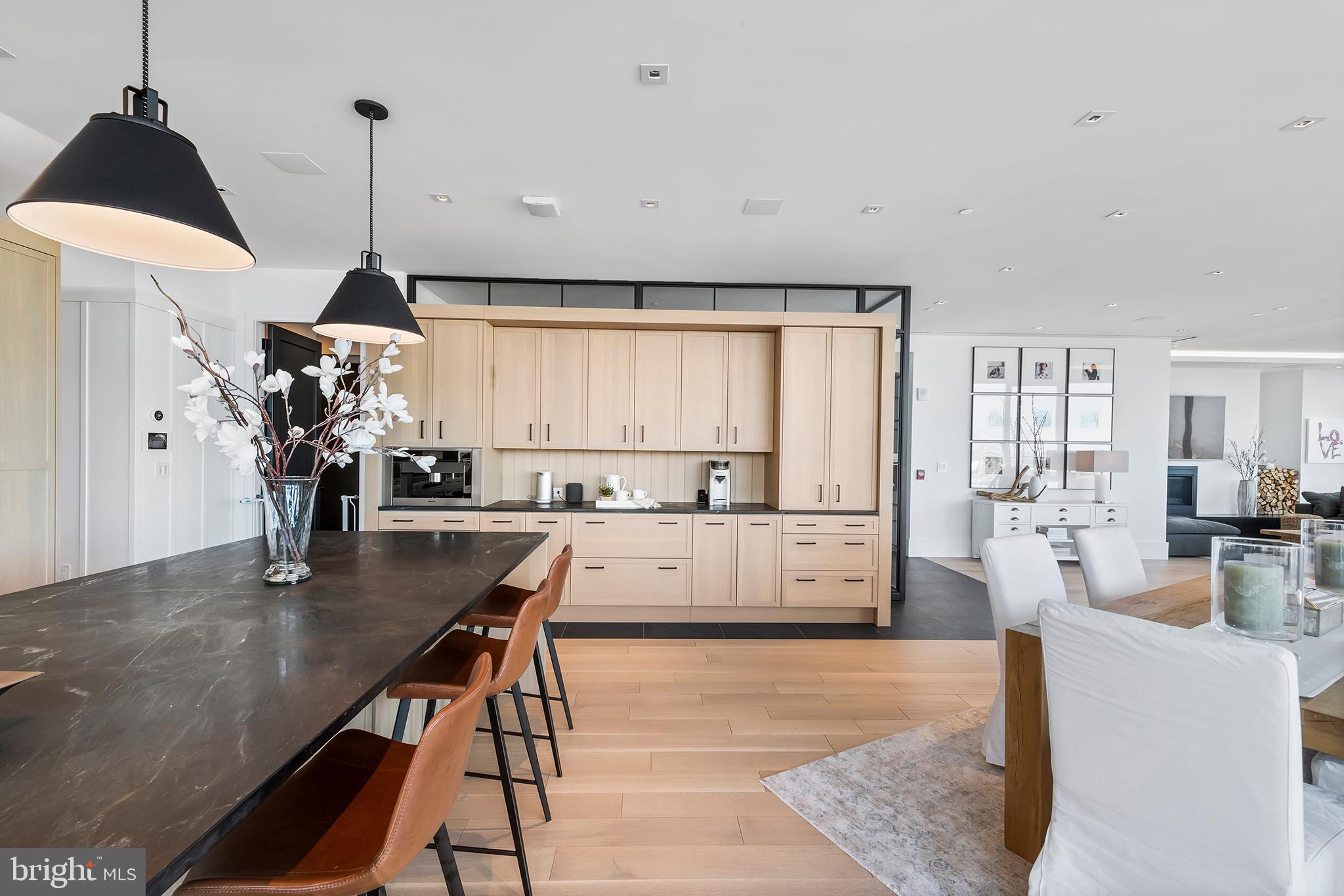 SOCIETY HILL - Residential