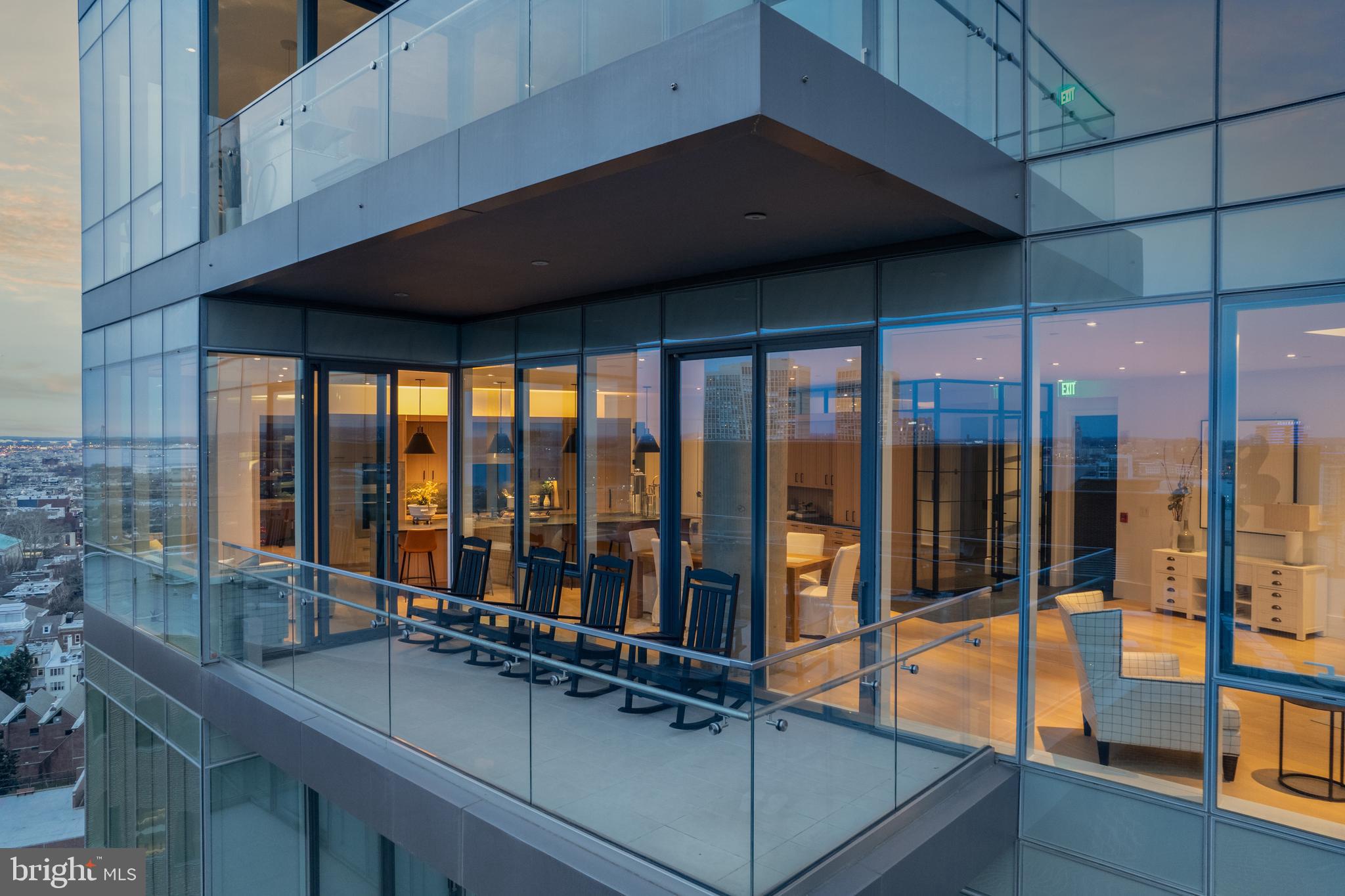 SOCIETY HILL - Residential