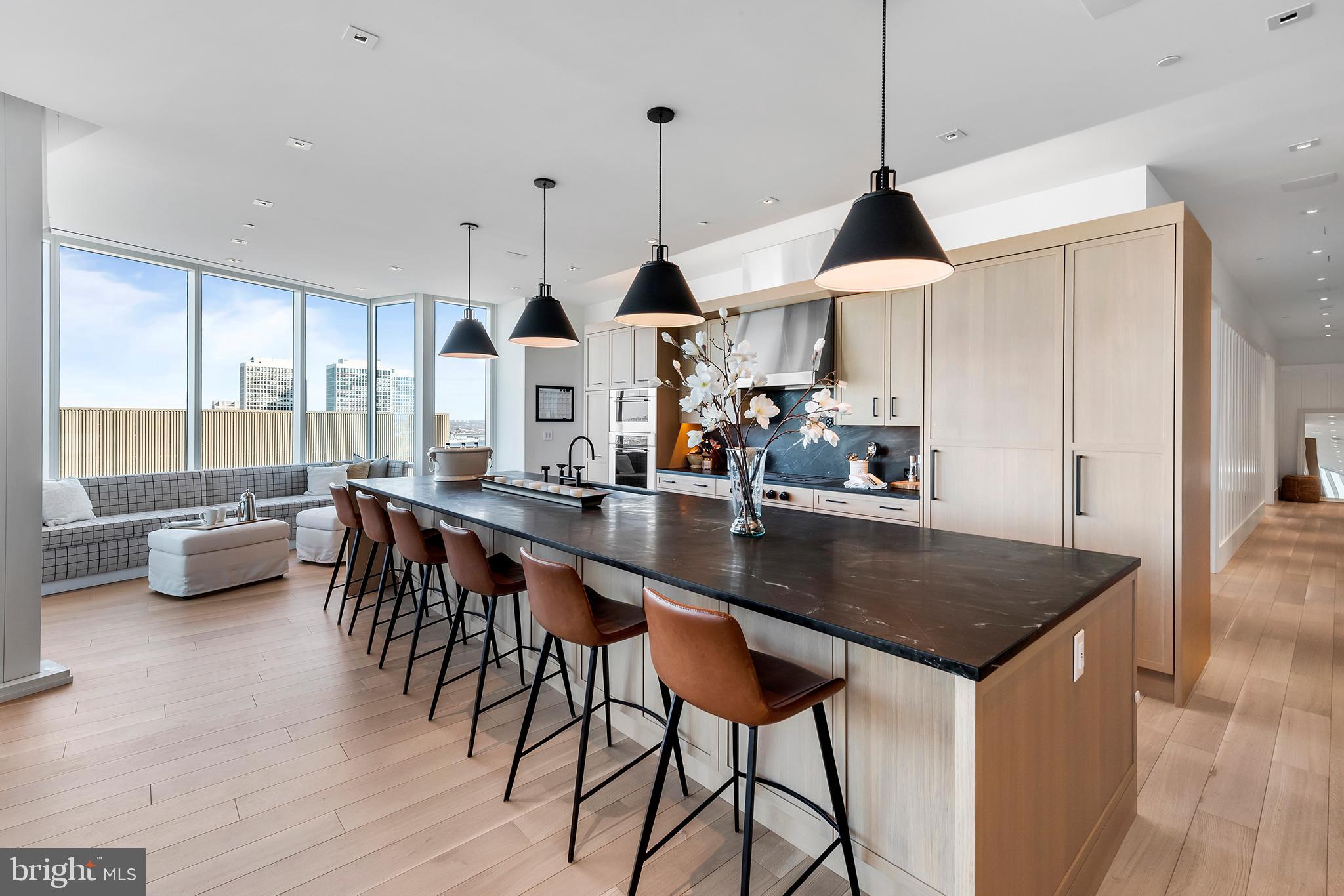 SOCIETY HILL - Residential