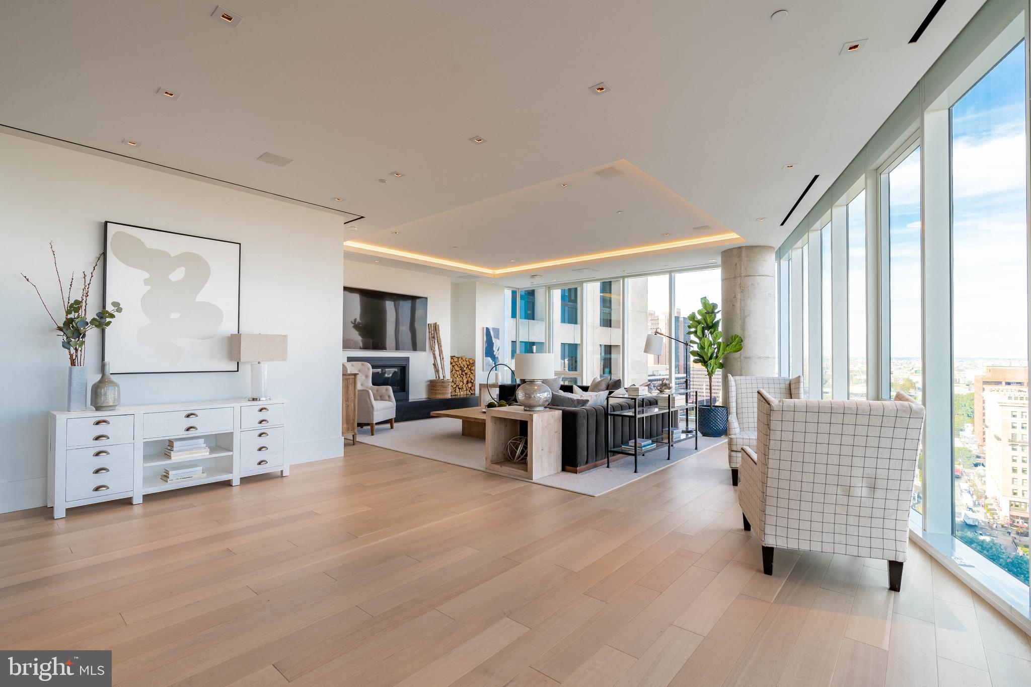 SOCIETY HILL - Residential