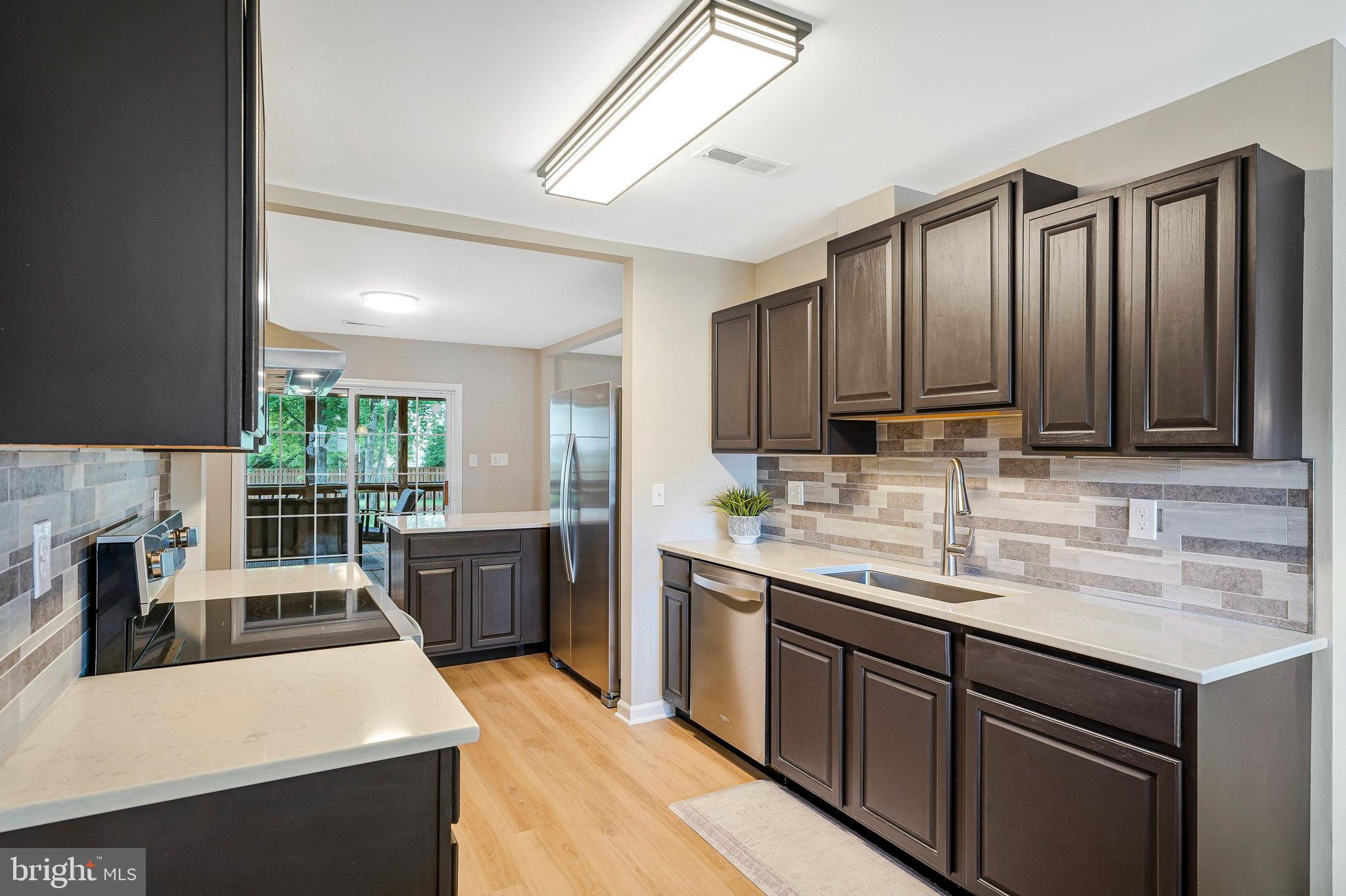 KINGSTON CHASE - Residential