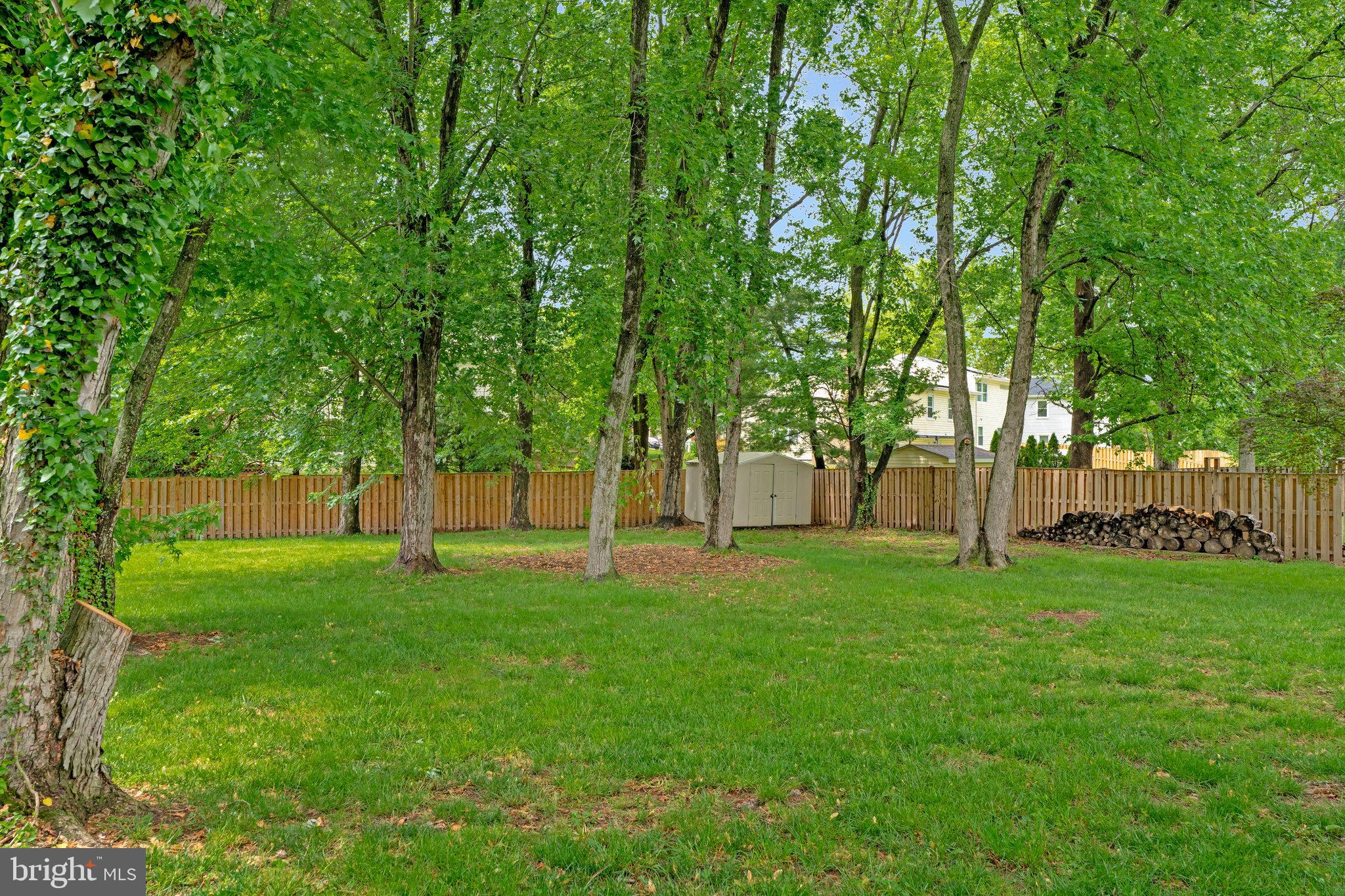 KINGSTON CHASE - Residential