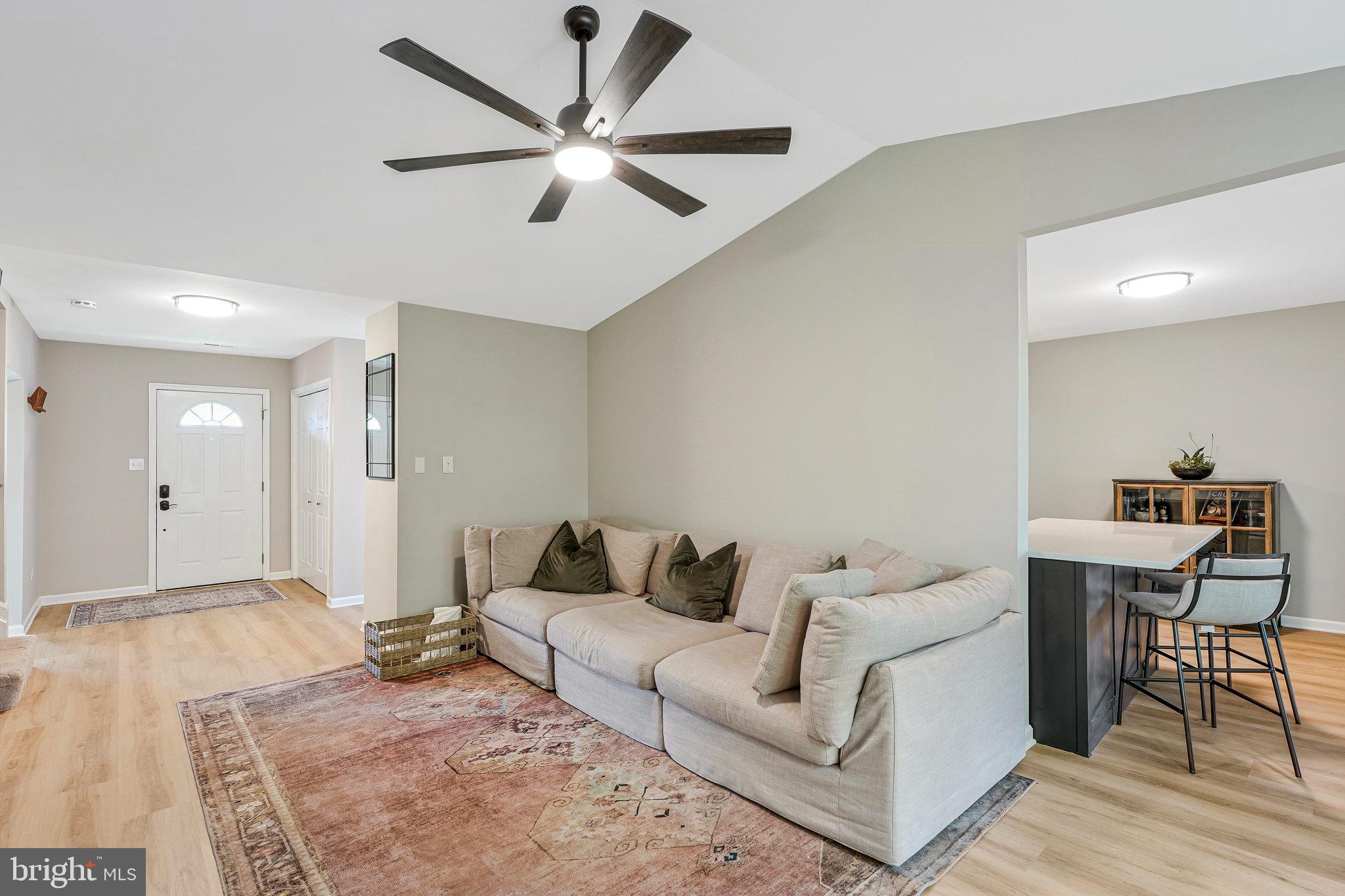 KINGSTON CHASE - Residential