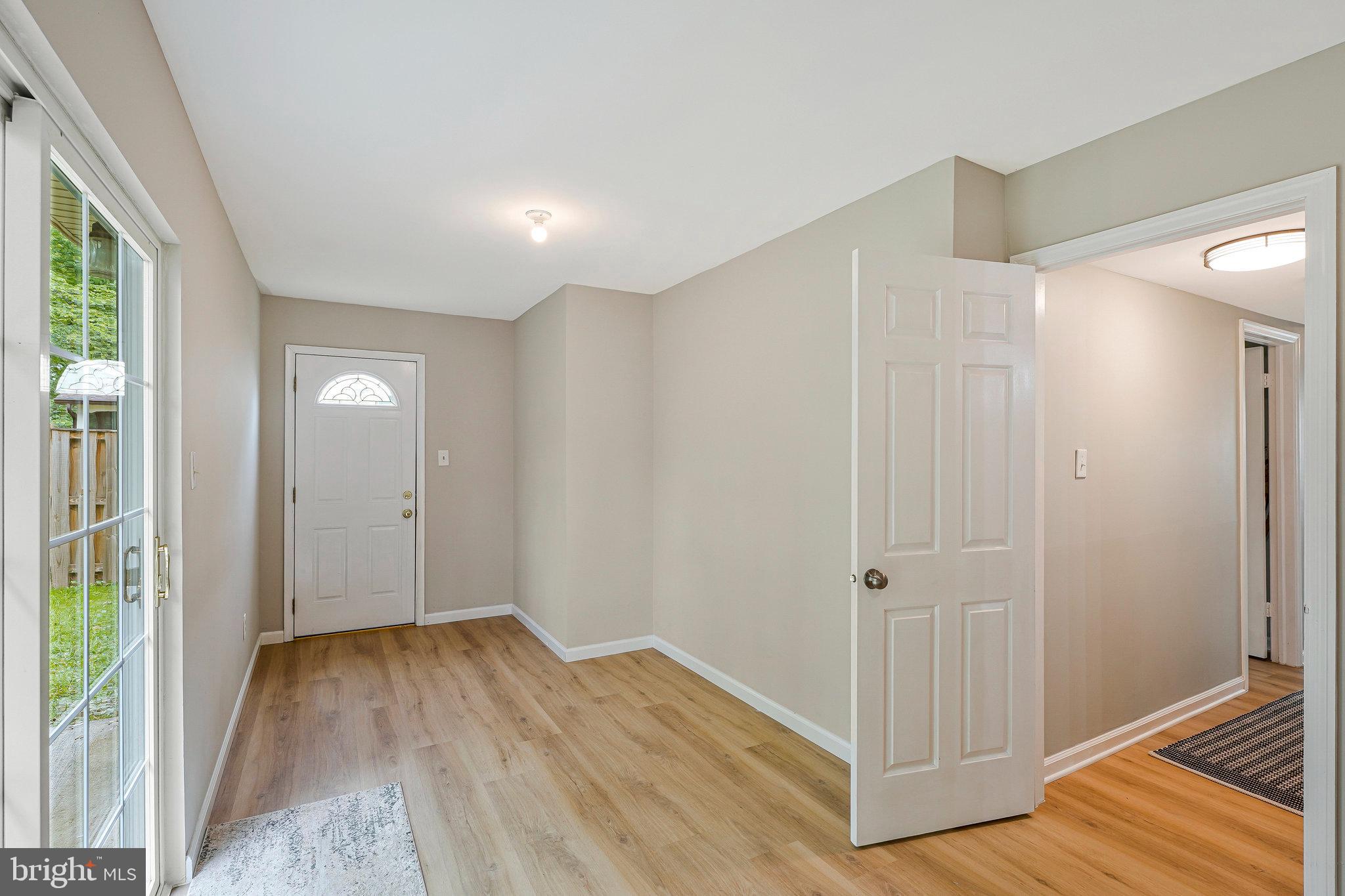 KINGSTON CHASE - Residential