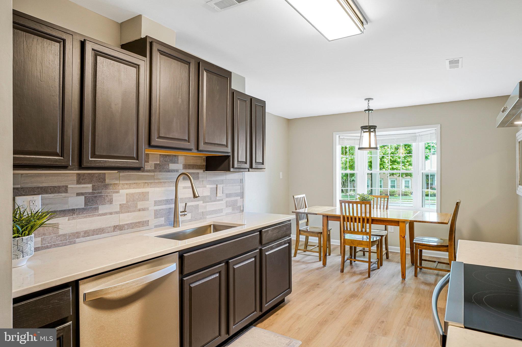 KINGSTON CHASE - Residential