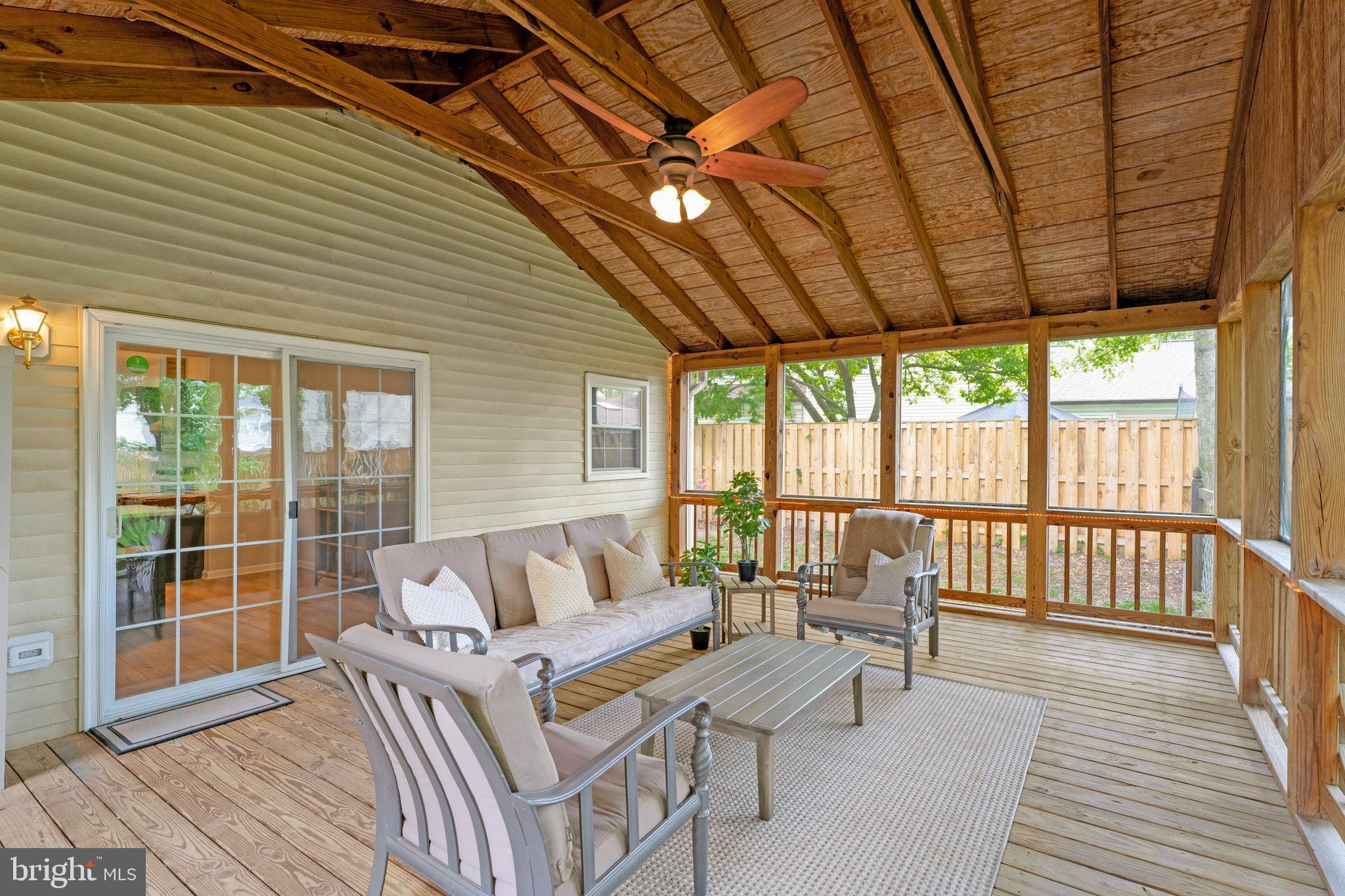 KINGSTON CHASE - Residential