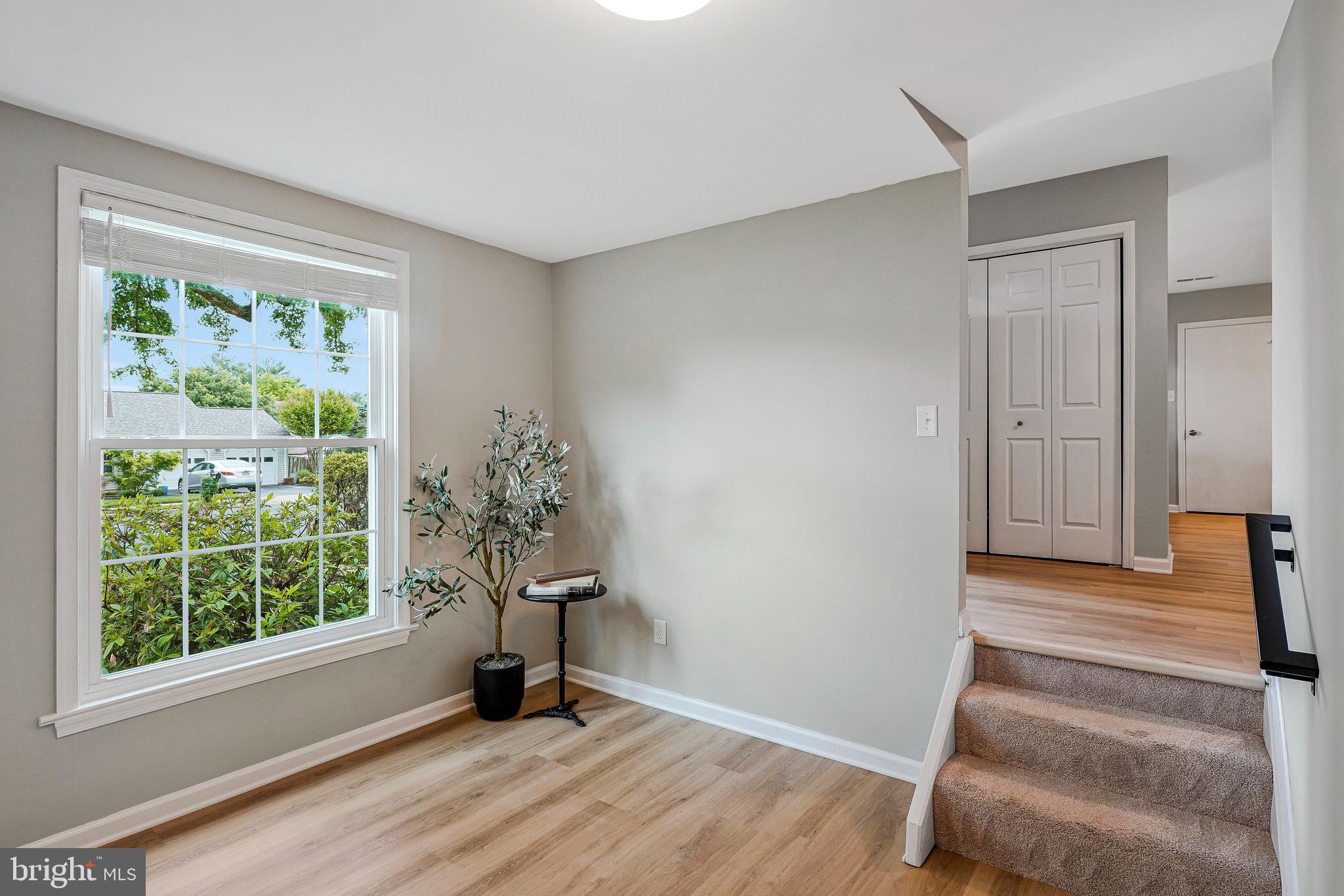 KINGSTON CHASE - Residential