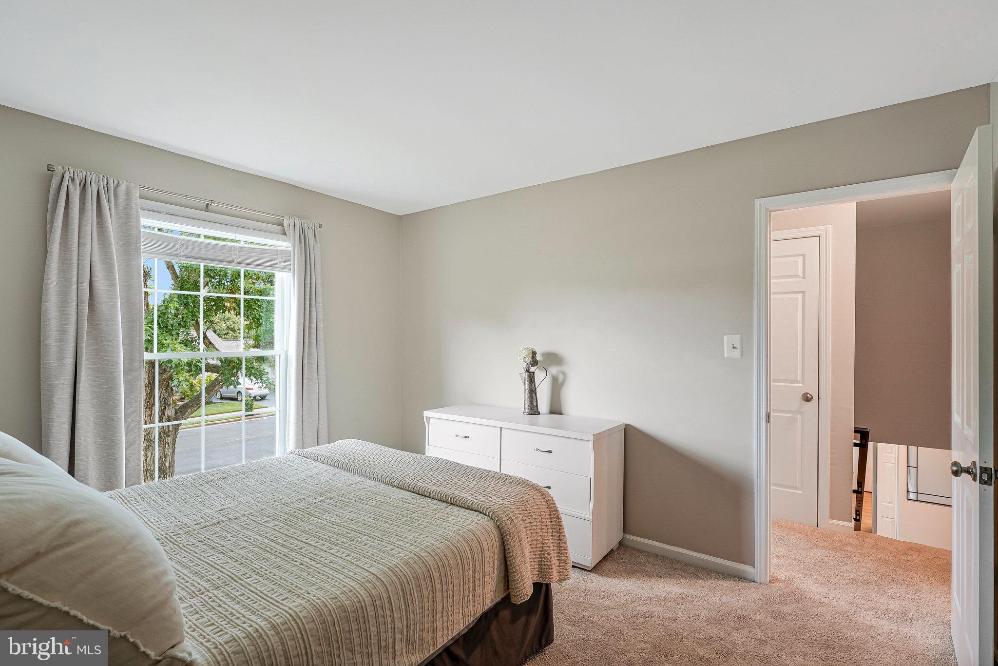 KINGSTON CHASE - Residential