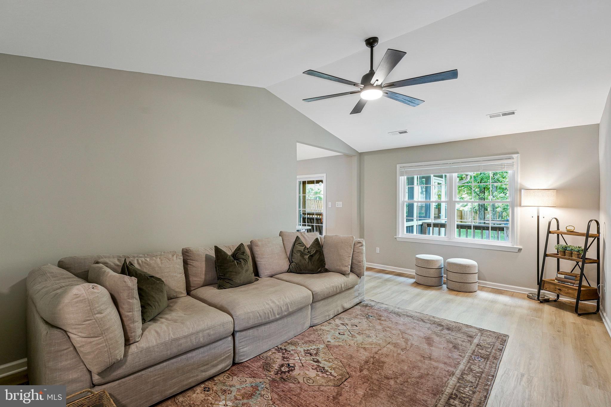 KINGSTON CHASE - Residential