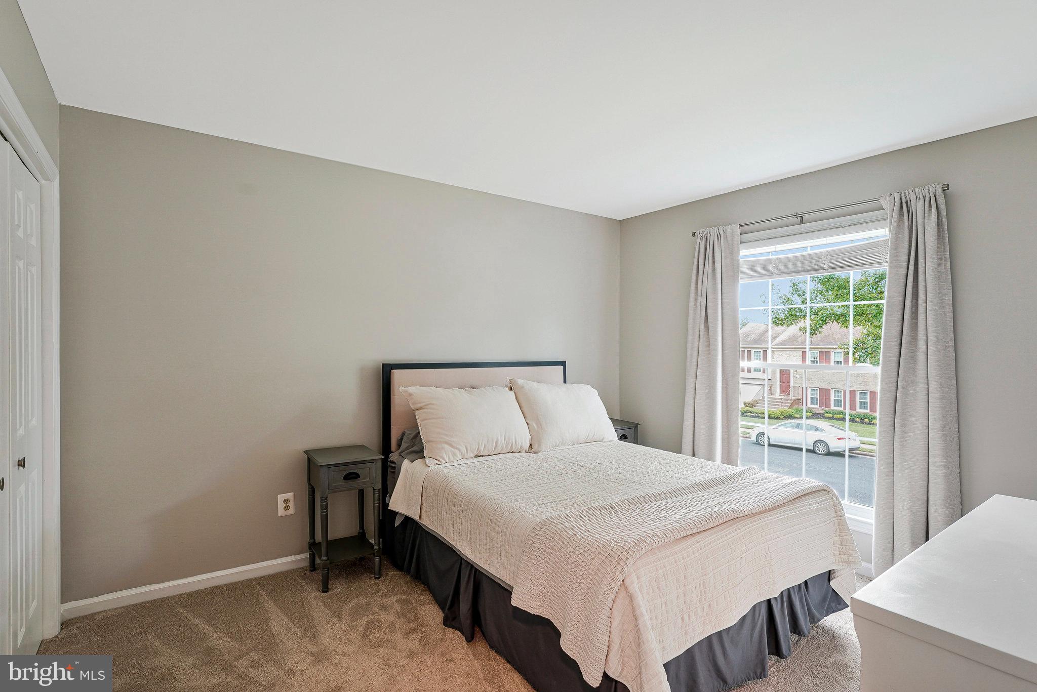 KINGSTON CHASE - Residential