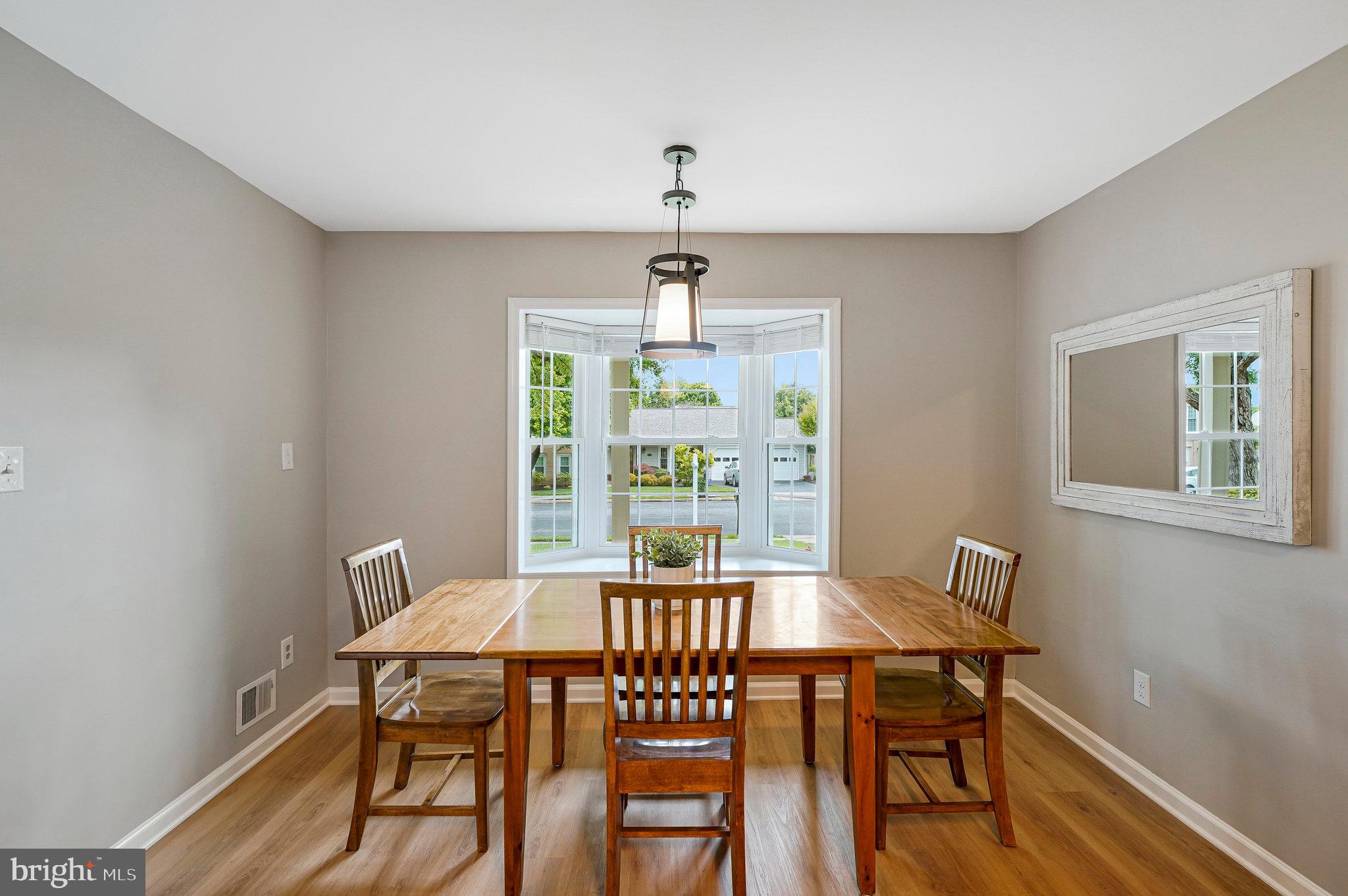 KINGSTON CHASE - Residential