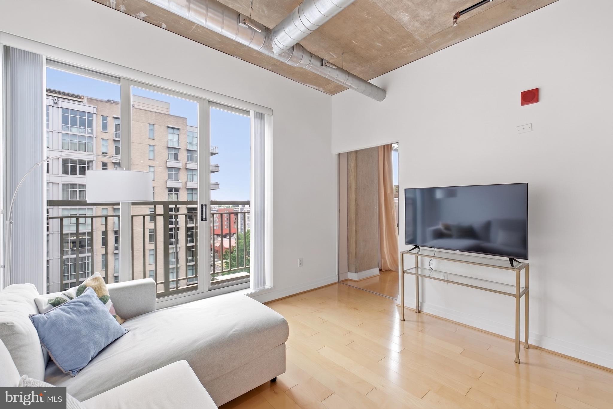301 MASSACHUSETTS AVENUE NW 906