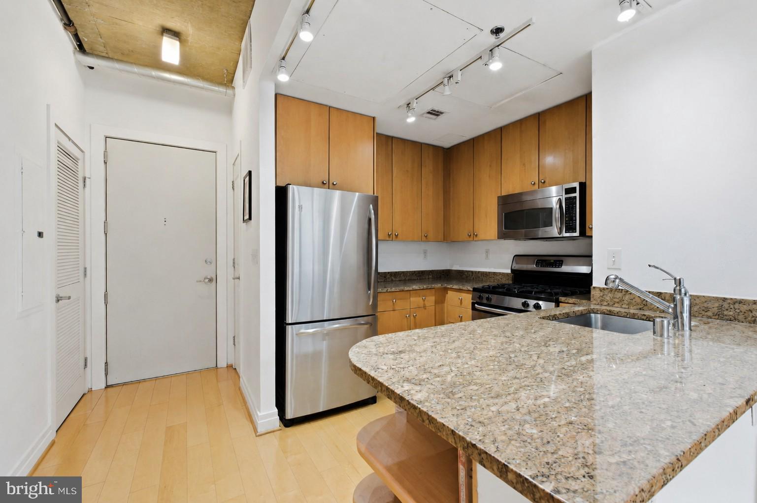 301 MASSACHUSETTS AVENUE NW 906