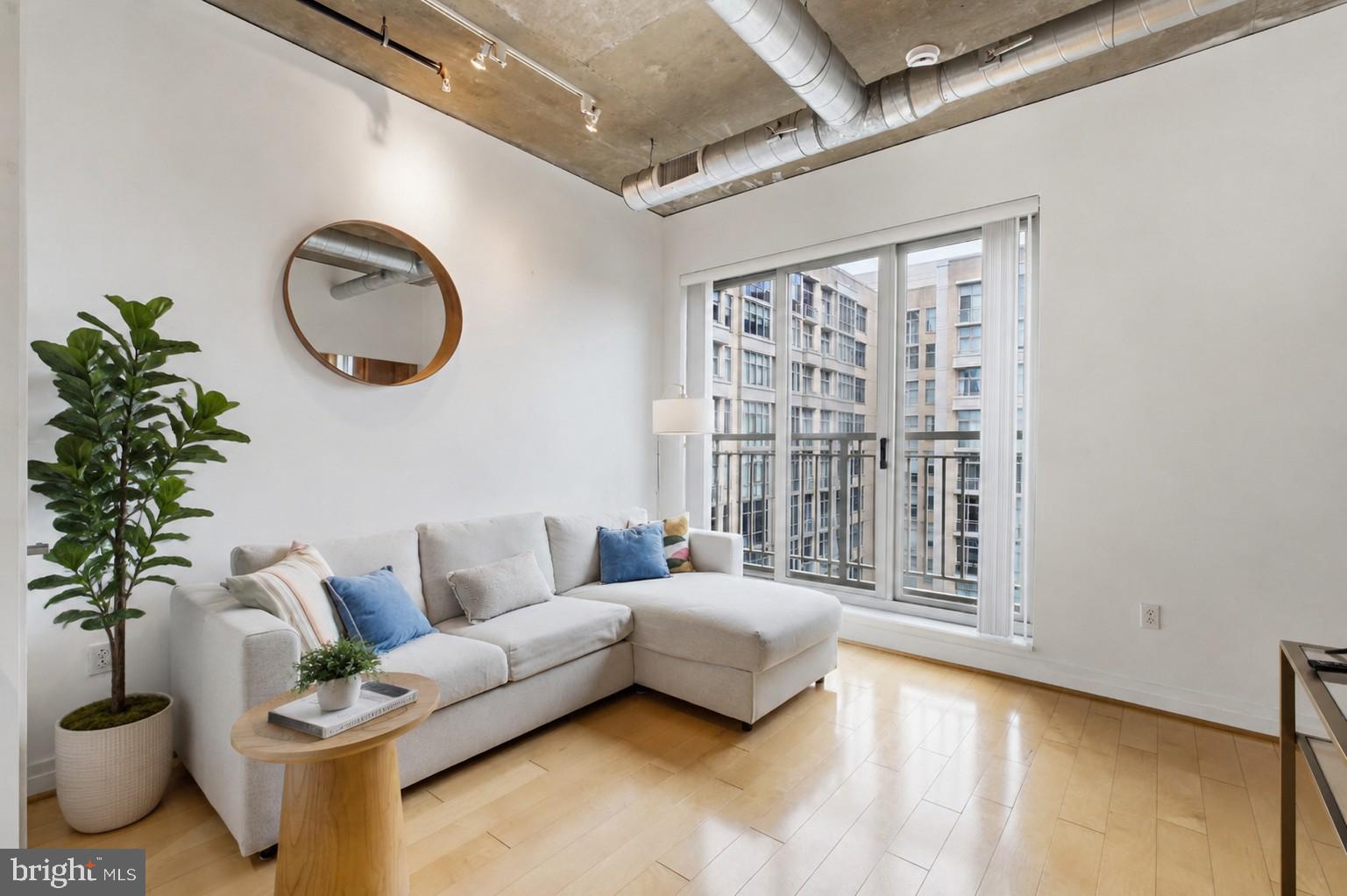 301 MASSACHUSETTS AVENUE NW 906