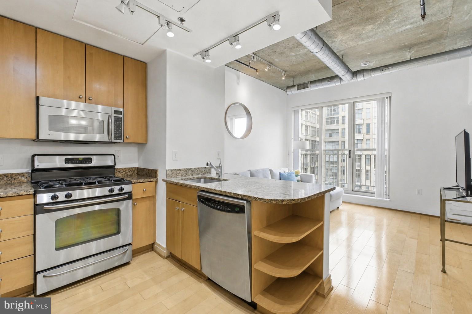 301 MASSACHUSETTS AVENUE NW 906