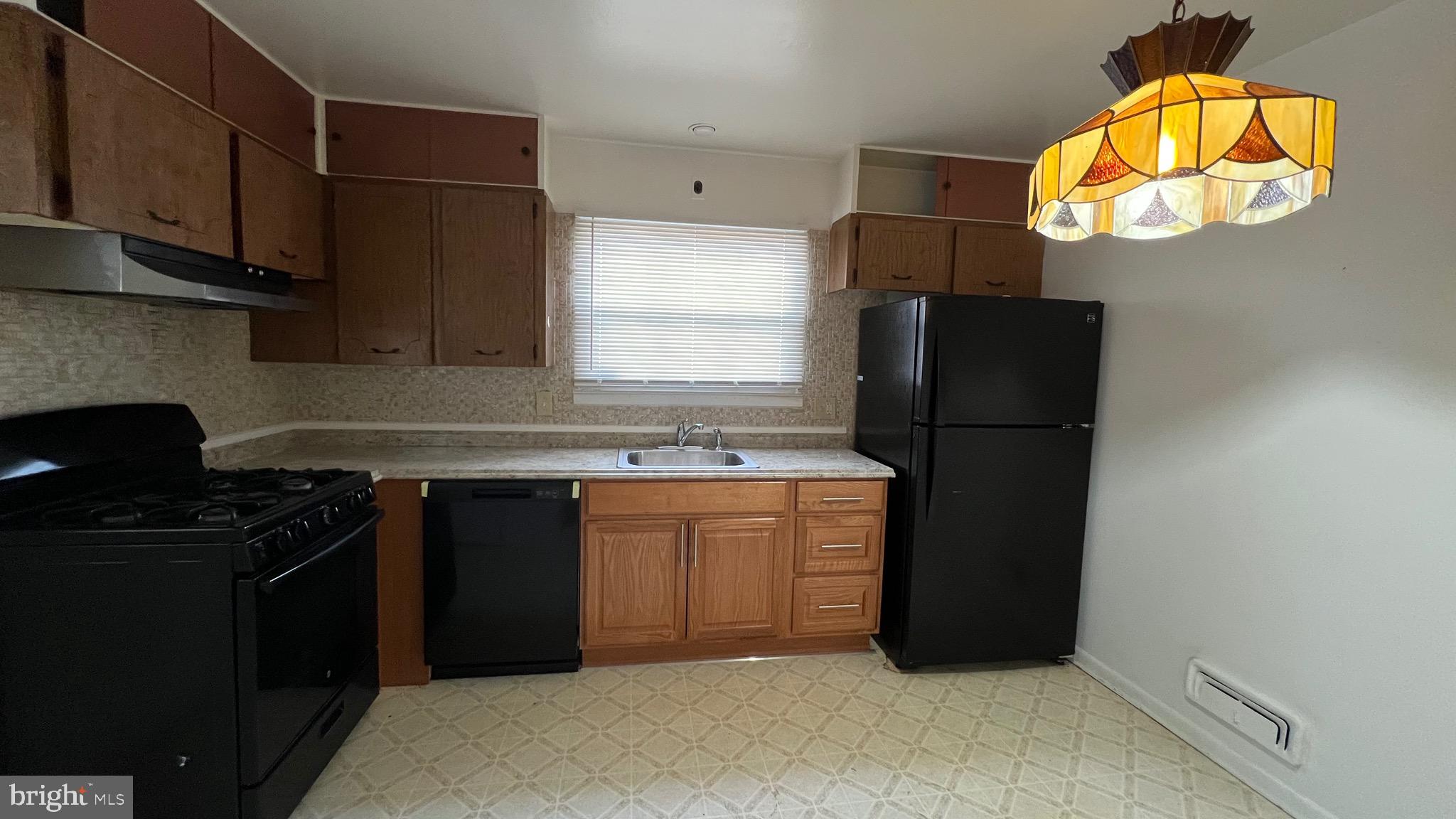 WESTVIEW PARK - Residential Lease