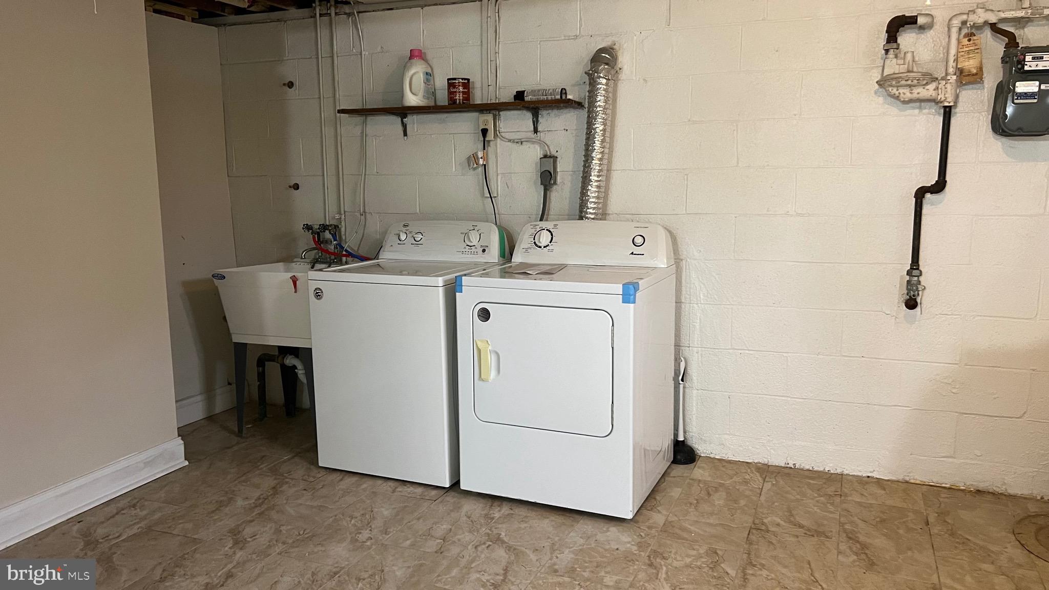 WESTVIEW PARK - Residential Lease