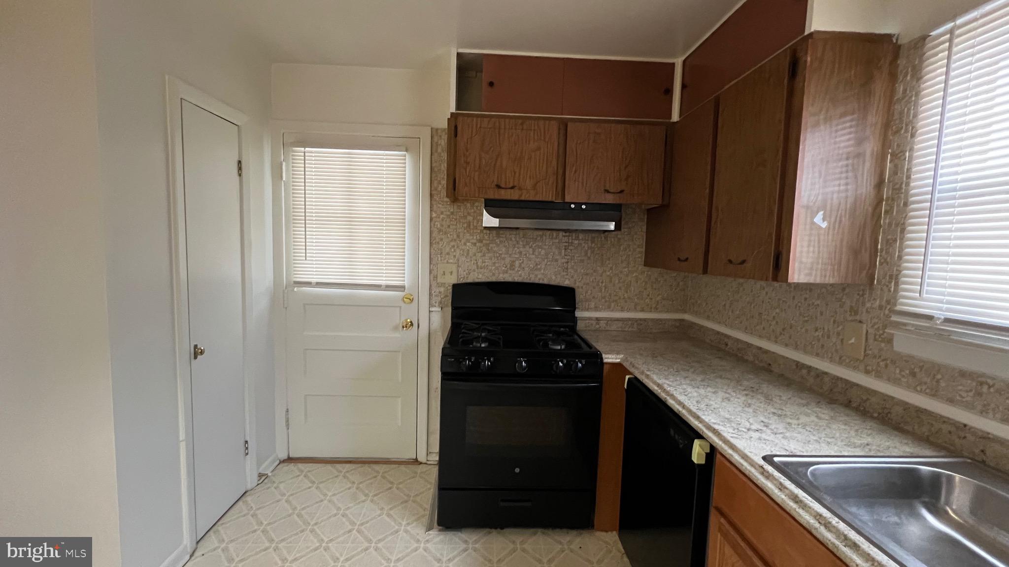 WESTVIEW PARK - Residential Lease