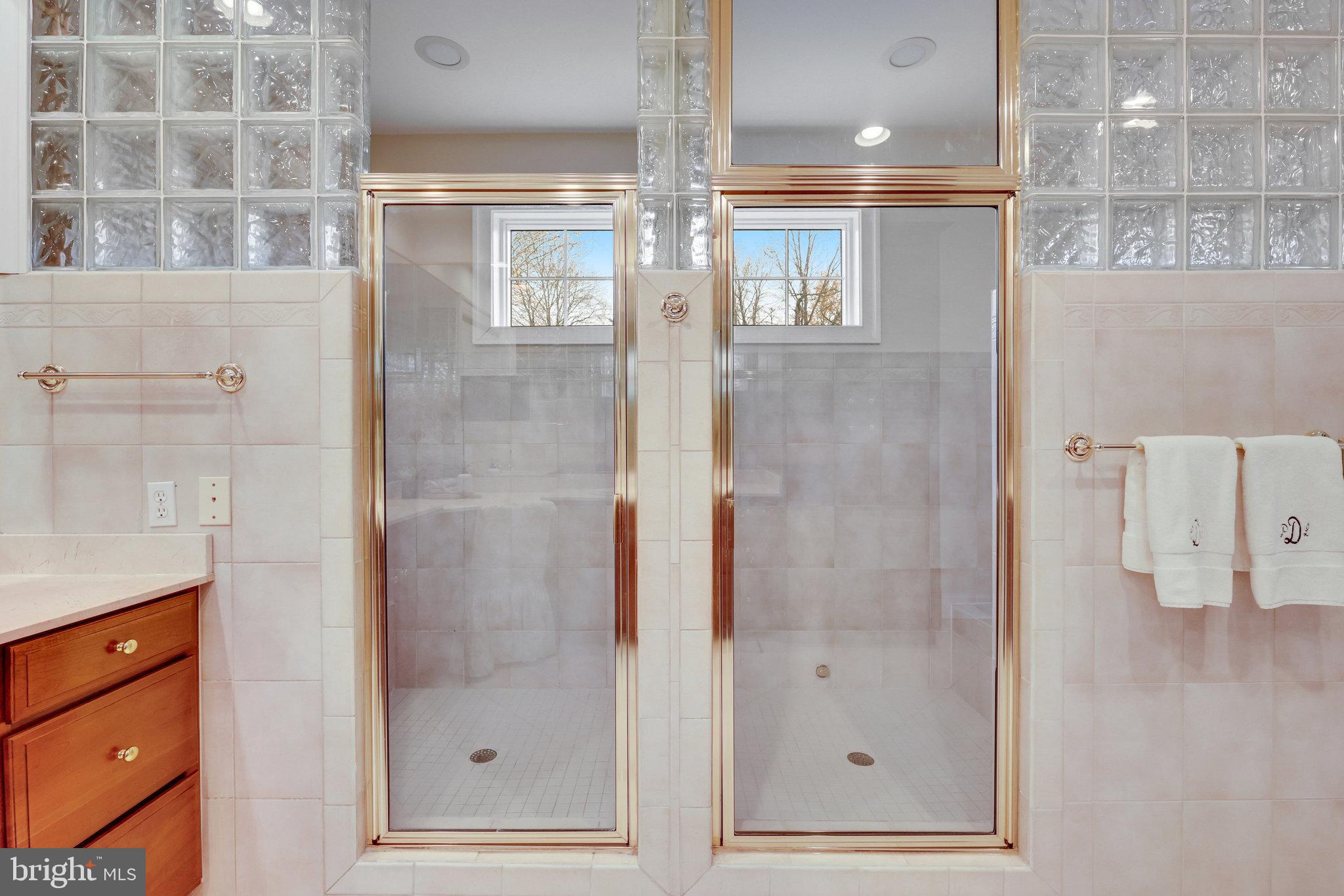 SHADETREE ESTATES - Residential