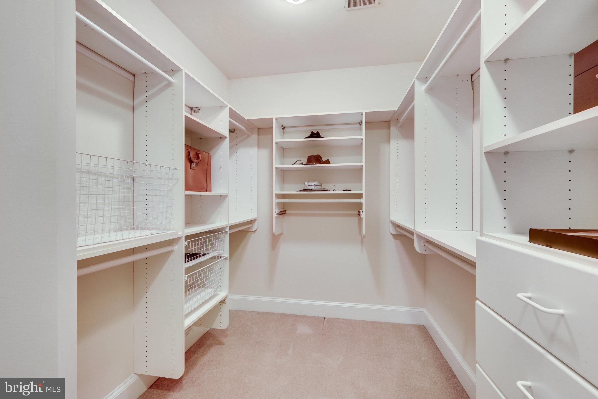 SHADETREE ESTATES - Residential