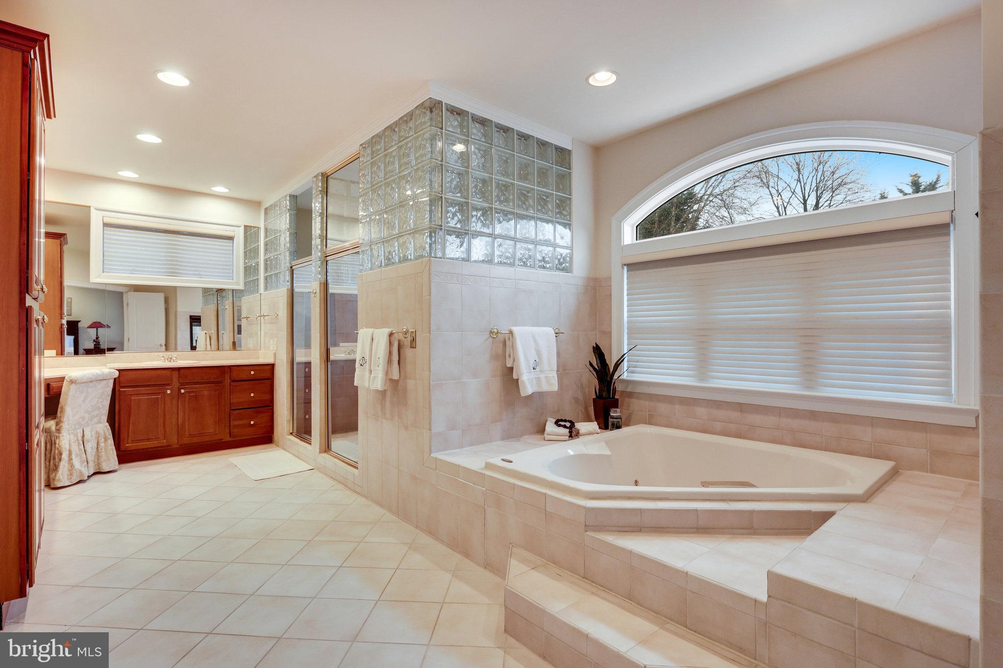 SHADETREE ESTATES - Residential