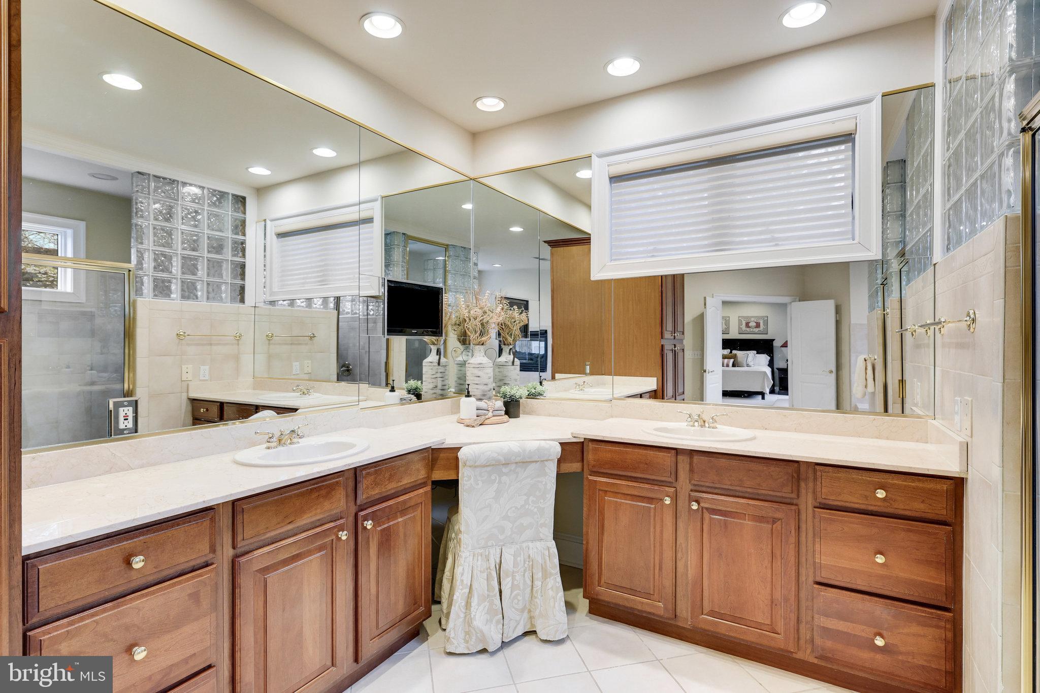 SHADETREE ESTATES - Residential