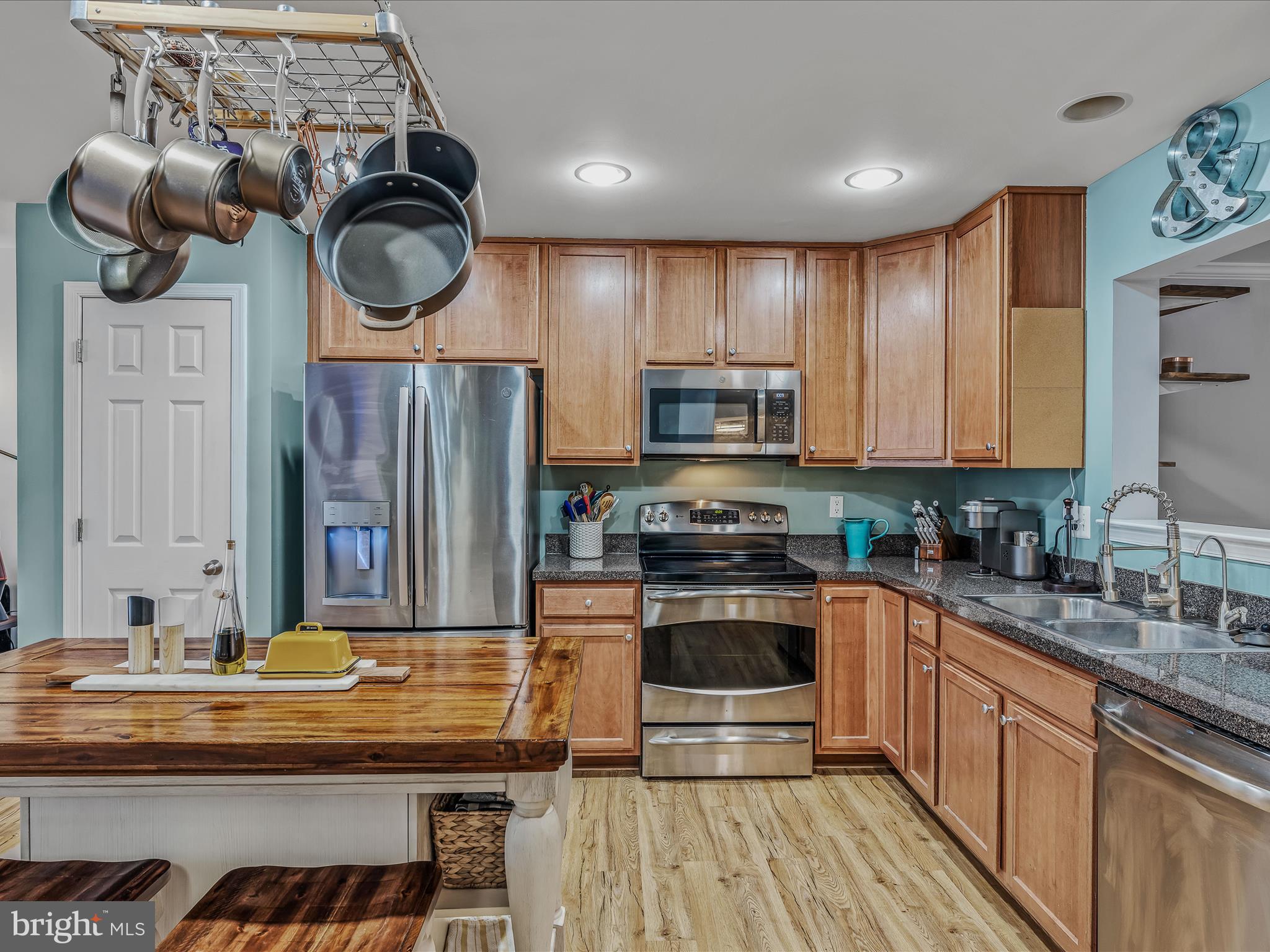 LAKELAND PLACE - Residential