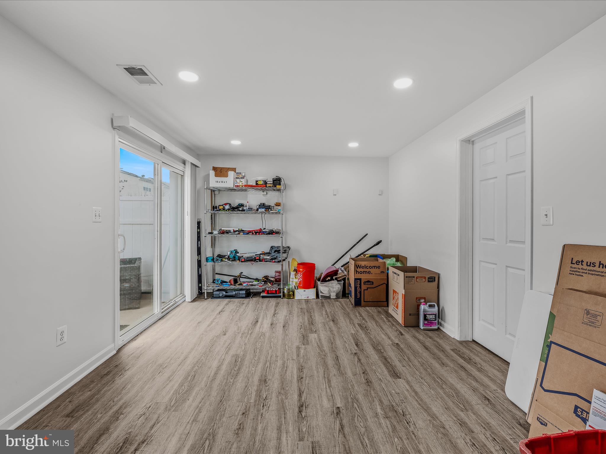 LAKELAND PLACE - Residential