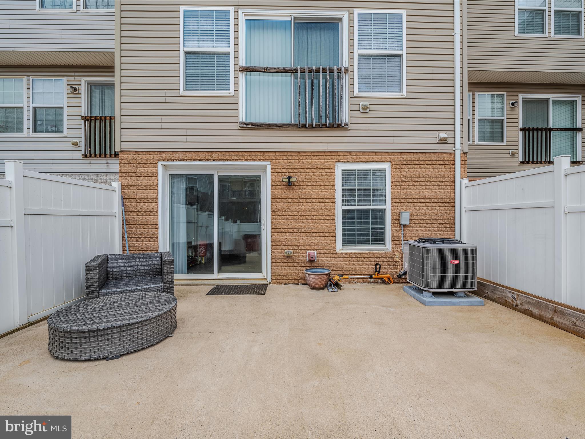 LAKELAND PLACE - Residential