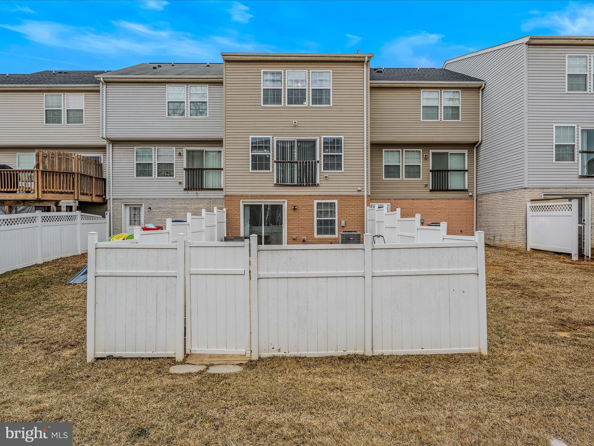 LAKELAND PLACE - Residential