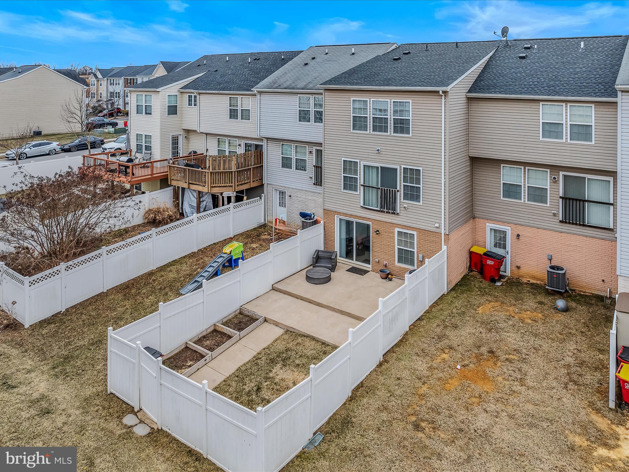 LAKELAND PLACE - Residential