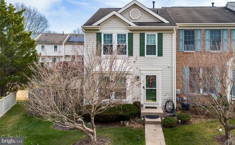 Townhouse For Sale - 21 Cedarcone Court<br/> NOTTINGHAM, MD 21236