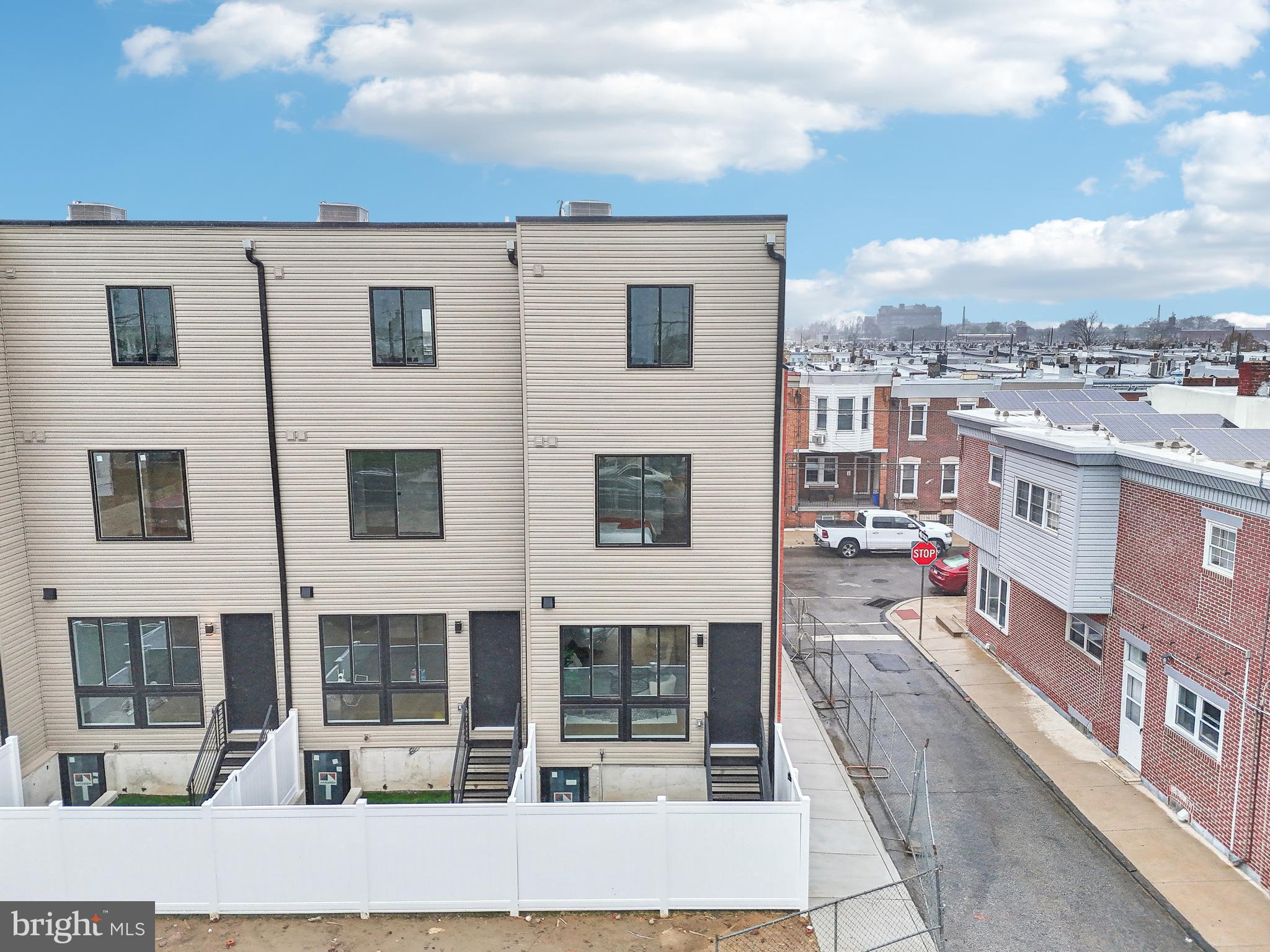 PORT RICHMOND - Residential