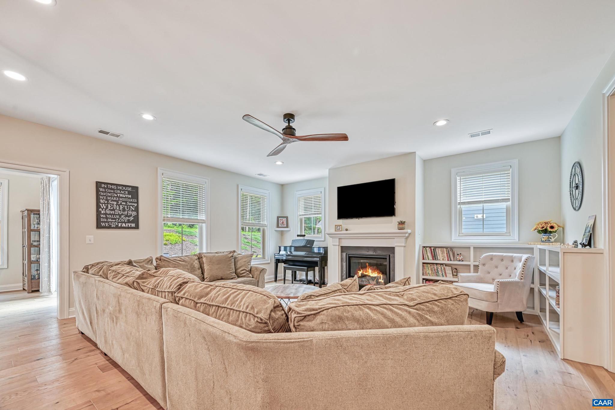 SPRING CREEK - Residential