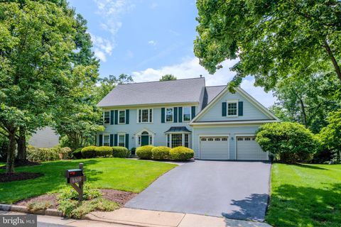 Photo of 6610 Mccambell Cluster, CENTREVILLE, VA 20120 (MLS # VAFX2317670)
