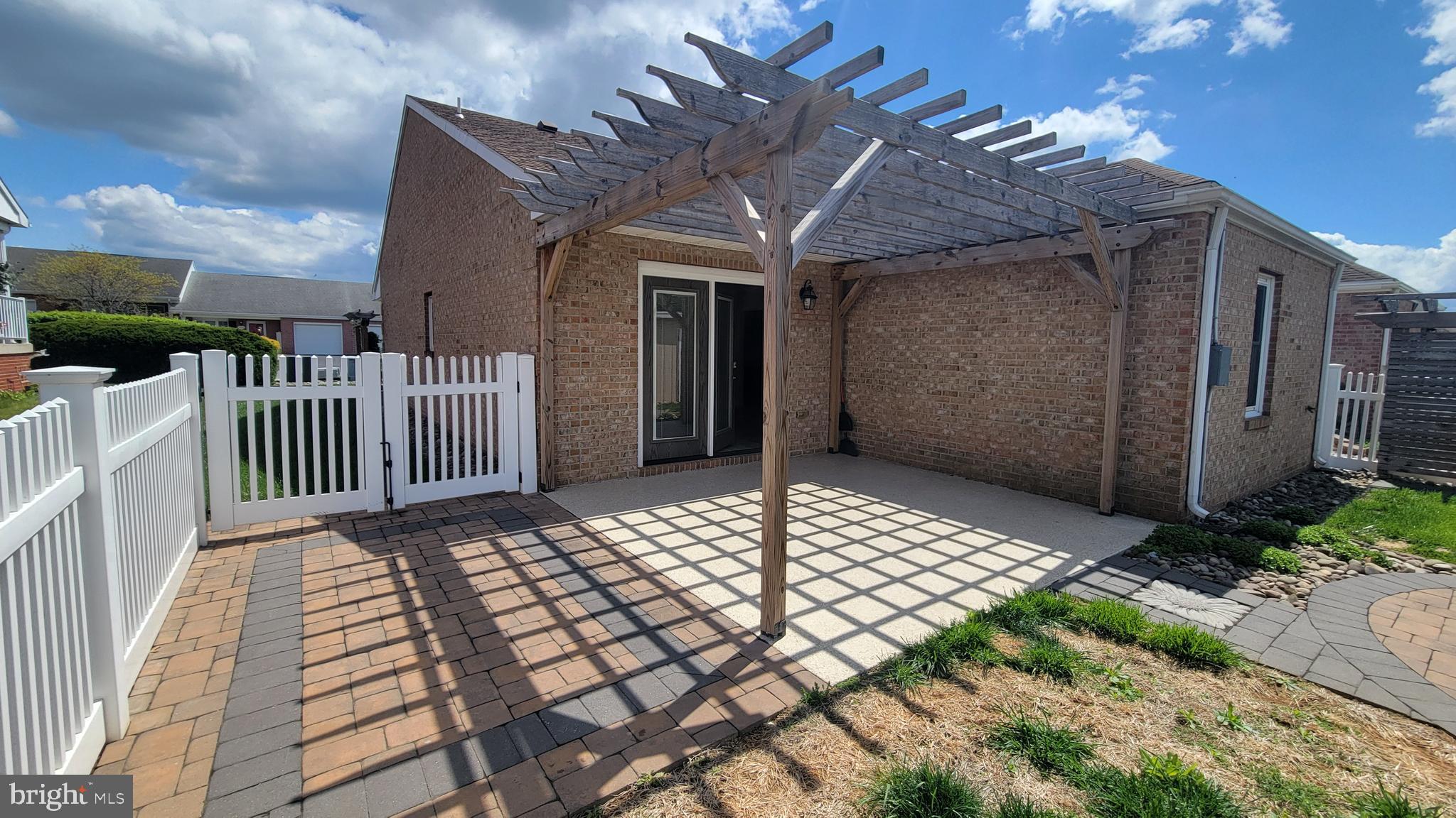 SOUTH POINTE - Residential