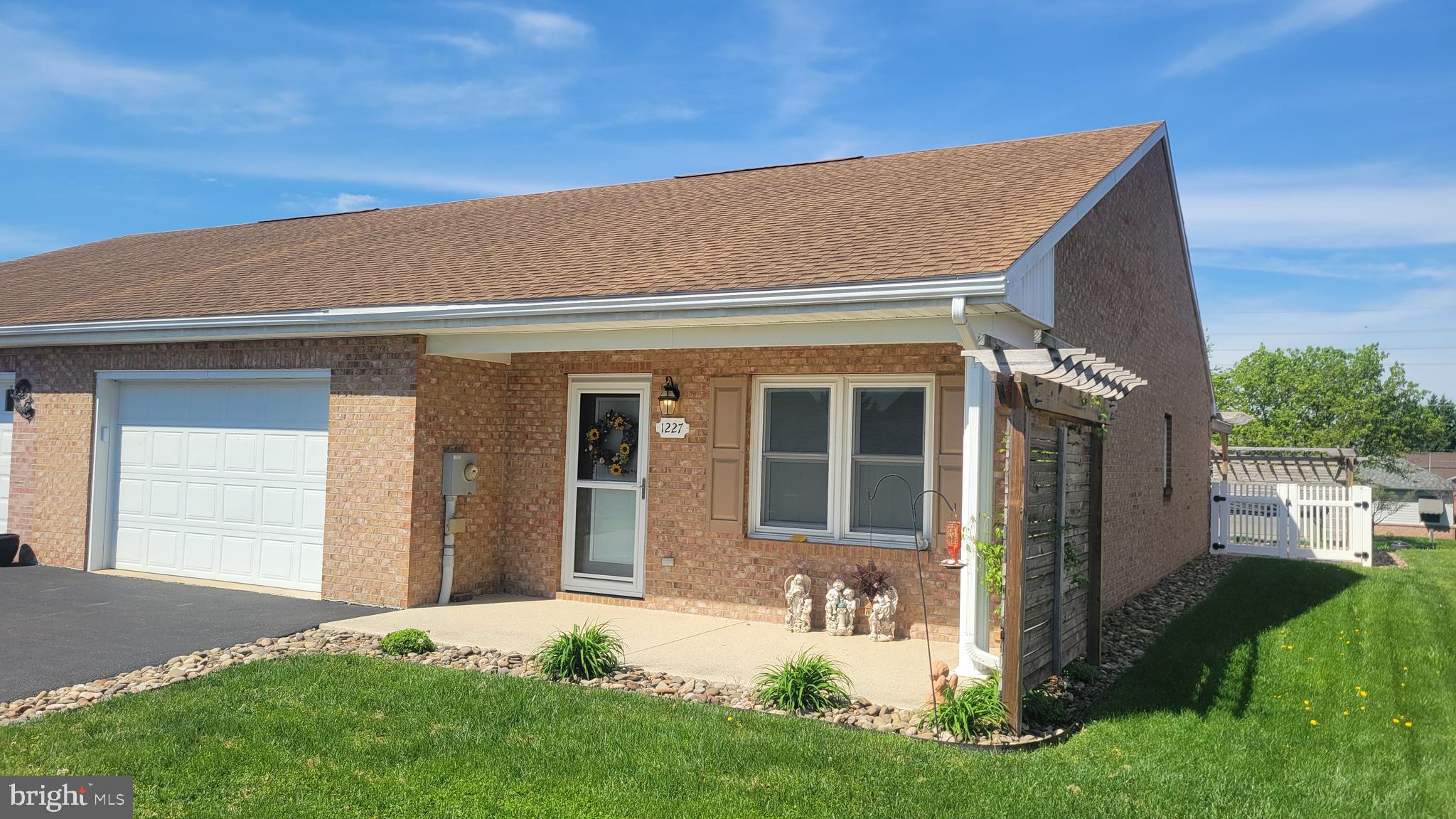 SOUTH POINTE - Residential