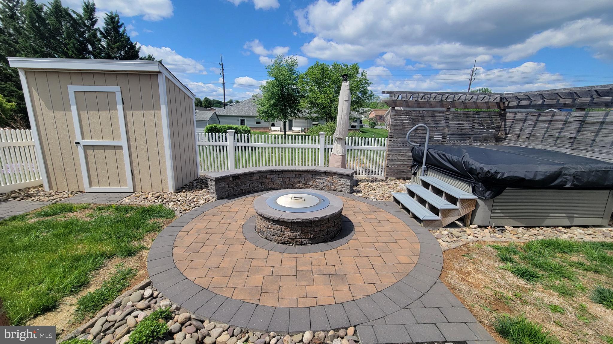 SOUTH POINTE - Residential