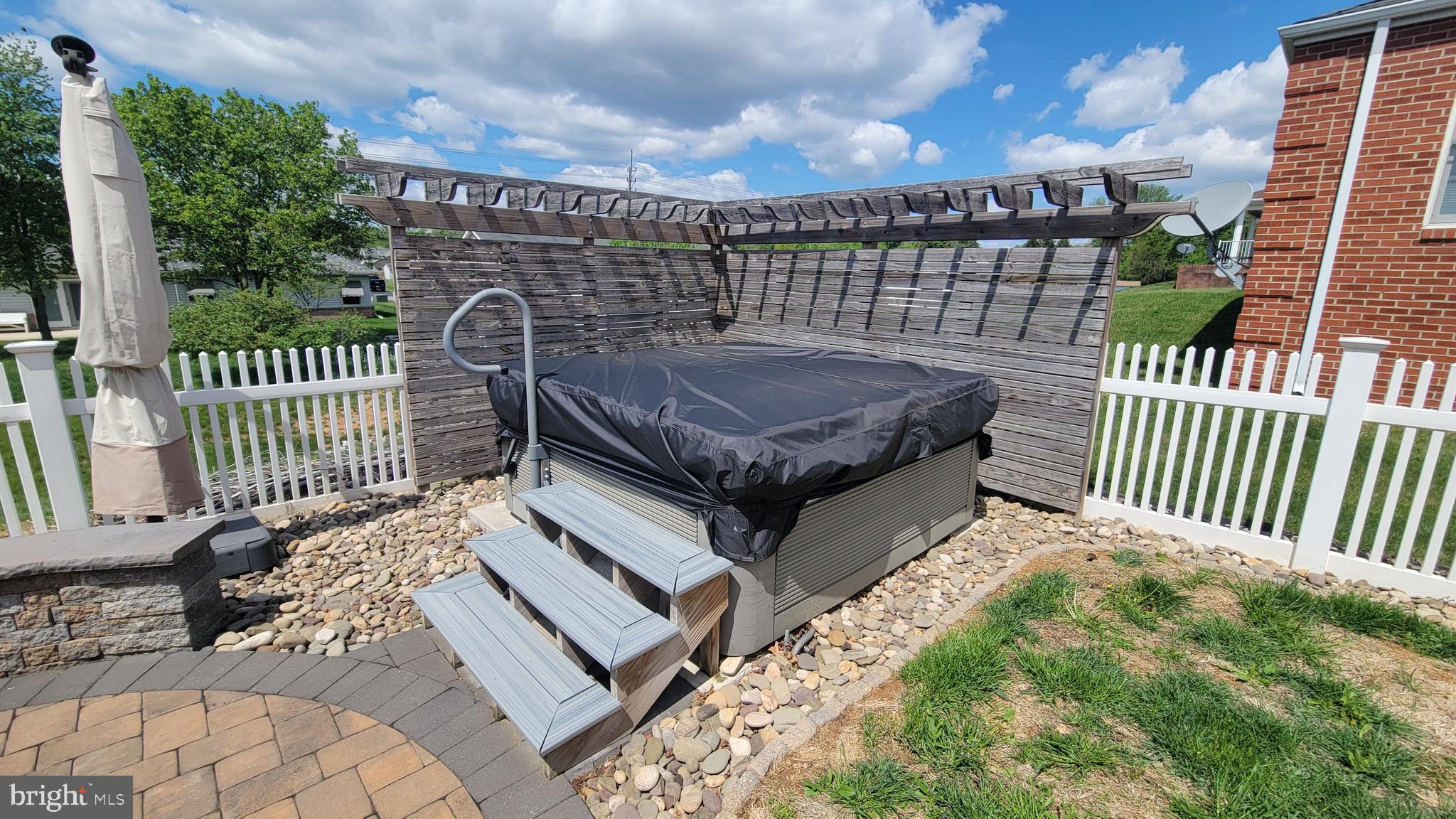 SOUTH POINTE - Residential