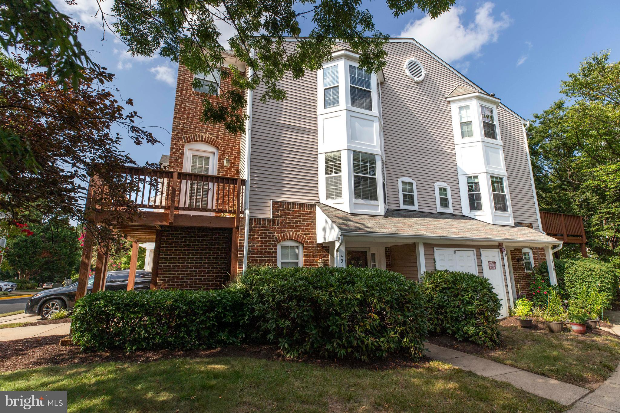 4311 CHARIOT COURT 122