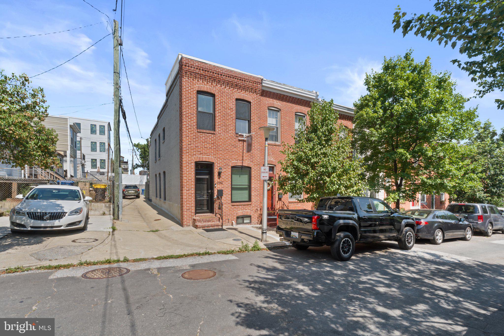 1452 BOYLE STREET