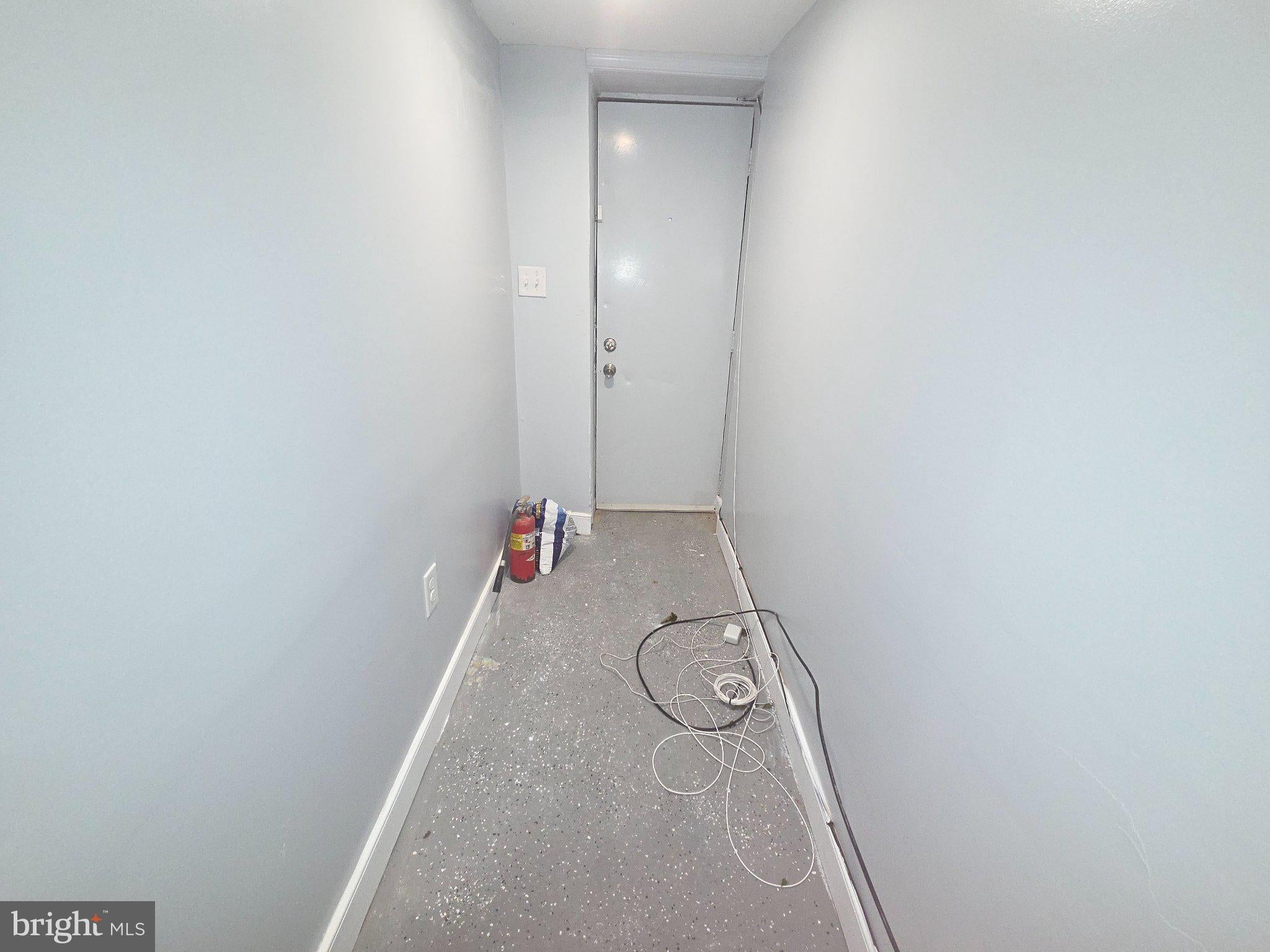 5857 WARRINGTON AVENUE BASEMENT UNIT