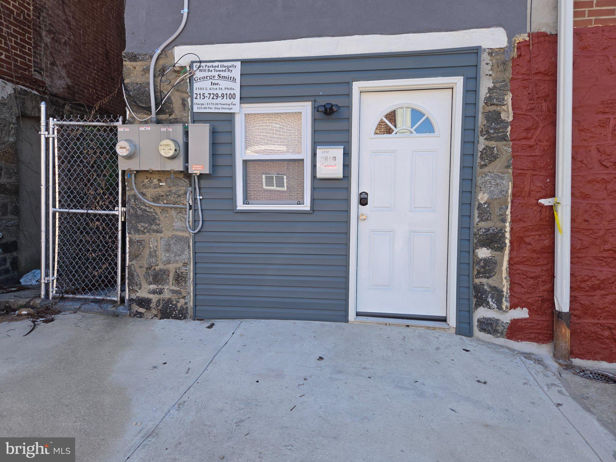 5857 WARRINGTON AVENUE BASEMENT UNIT