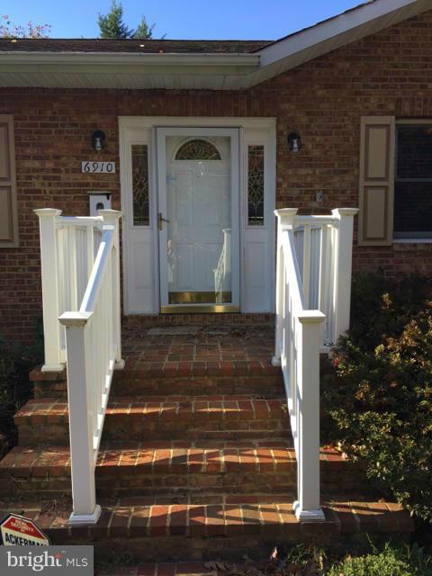 MEMORIAL HEIGHTS - Residential Lease