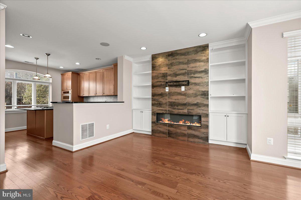 PIER HOMES AT HARBORVIEW - Residential