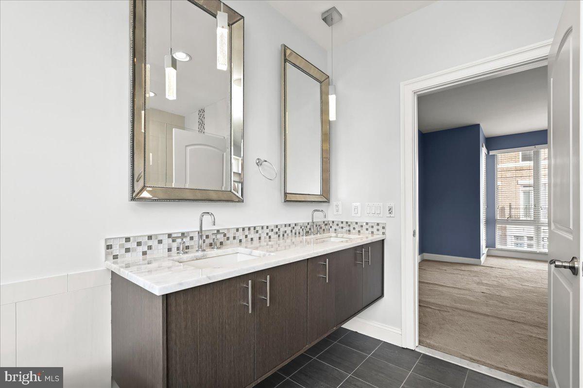 PIER HOMES AT HARBORVIEW - Residential